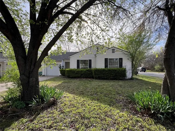 $1,100 | 1726 North Ricketts Street, Sherman, TX 75092