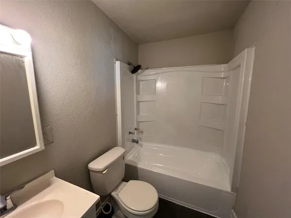 $1,100 | 1726 North Ricketts Street, Sherman, TX 75092