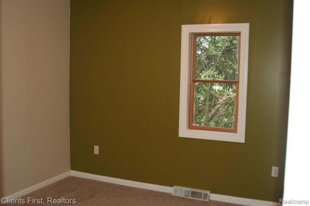 29805 Farmington Road Farmington Hills, MI 48331 - Photo 8 of 36