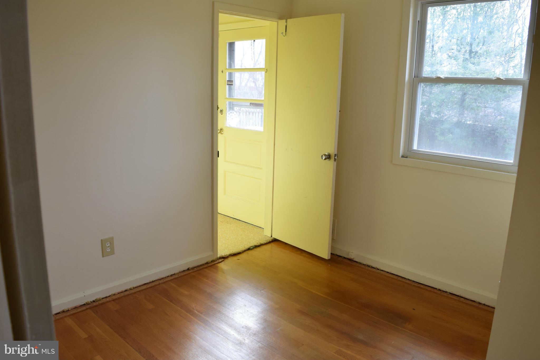 12710 Helen Road Silver Spring, MD 20906 - Photo 4 of 13 Interior (General)