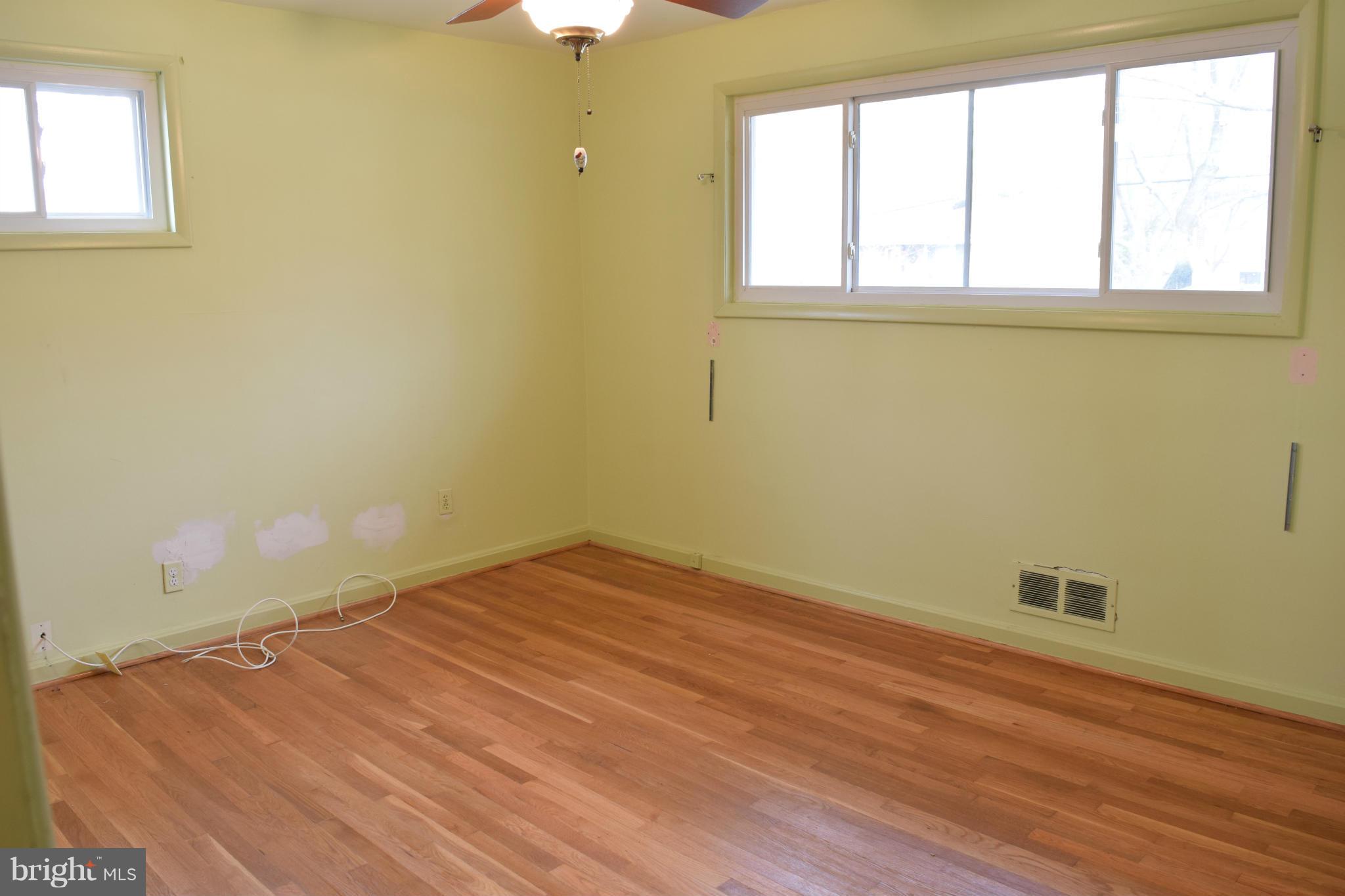 12710 Helen Road Silver Spring, MD 20906 - Photo 7 of 13 Interior (General)