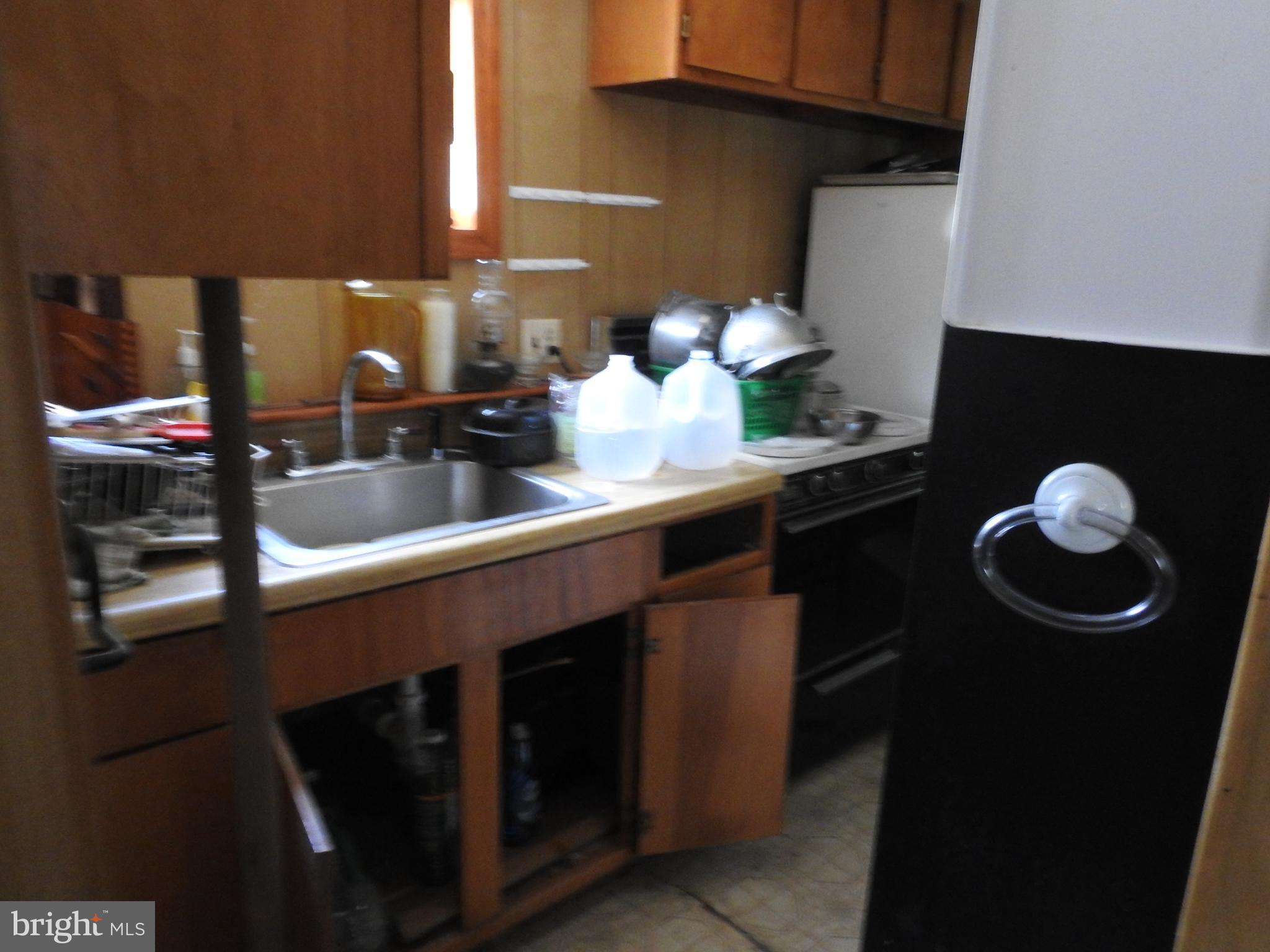 17101 Croom Road Brandywine, MD 20613 - Photo 18 of 23 Kitchen in Guest House