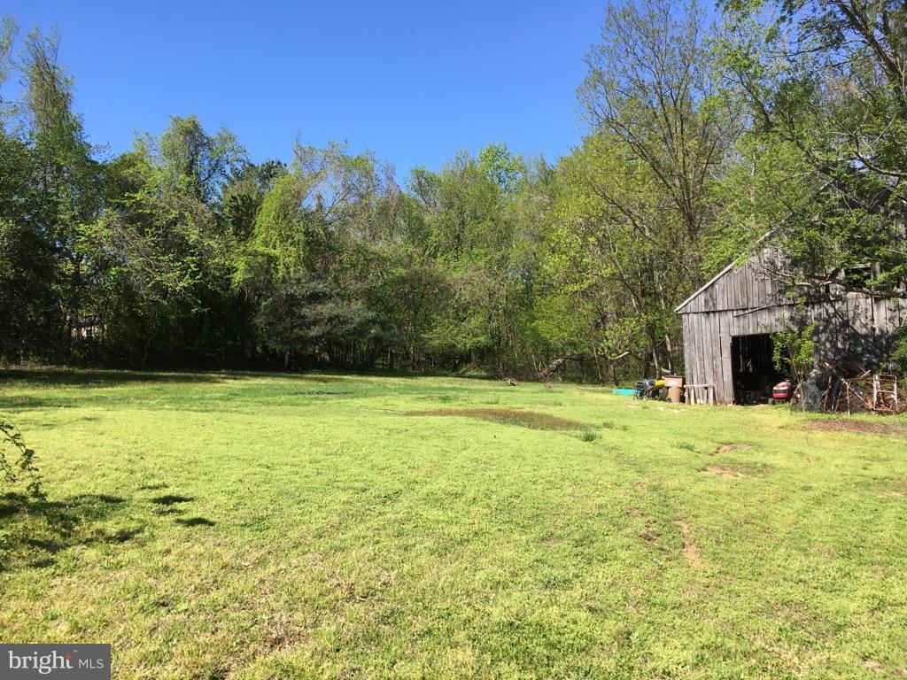 17101 Croom Road Brandywine, MD 20613 - Photo 22 of 23 Barn & Field