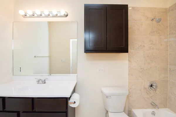 $3,600 | 3013 North Clybourn Avenue, Unit 1N, Chicago, IL 60618