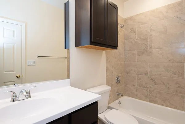 $3,600 | 3013 North Clybourn Avenue, Unit 1N, Chicago, IL 60618