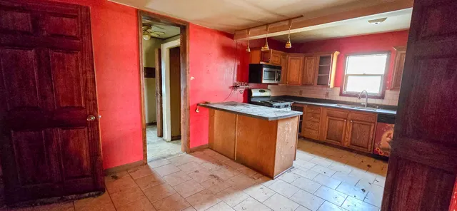 $85,900 | 400 South Main Street, Waldron, MI 49288