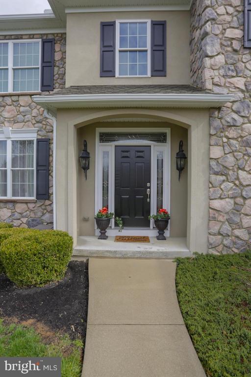 367 Ecker Drive Lititz, PA 17543 - Photo 2 of 47