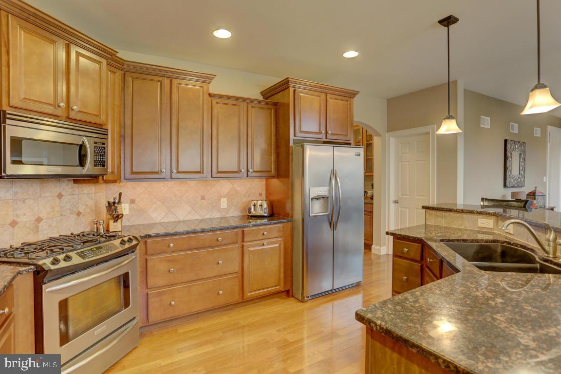 367 Ecker Drive Lititz, PA 17543 - Photo 13 of 47