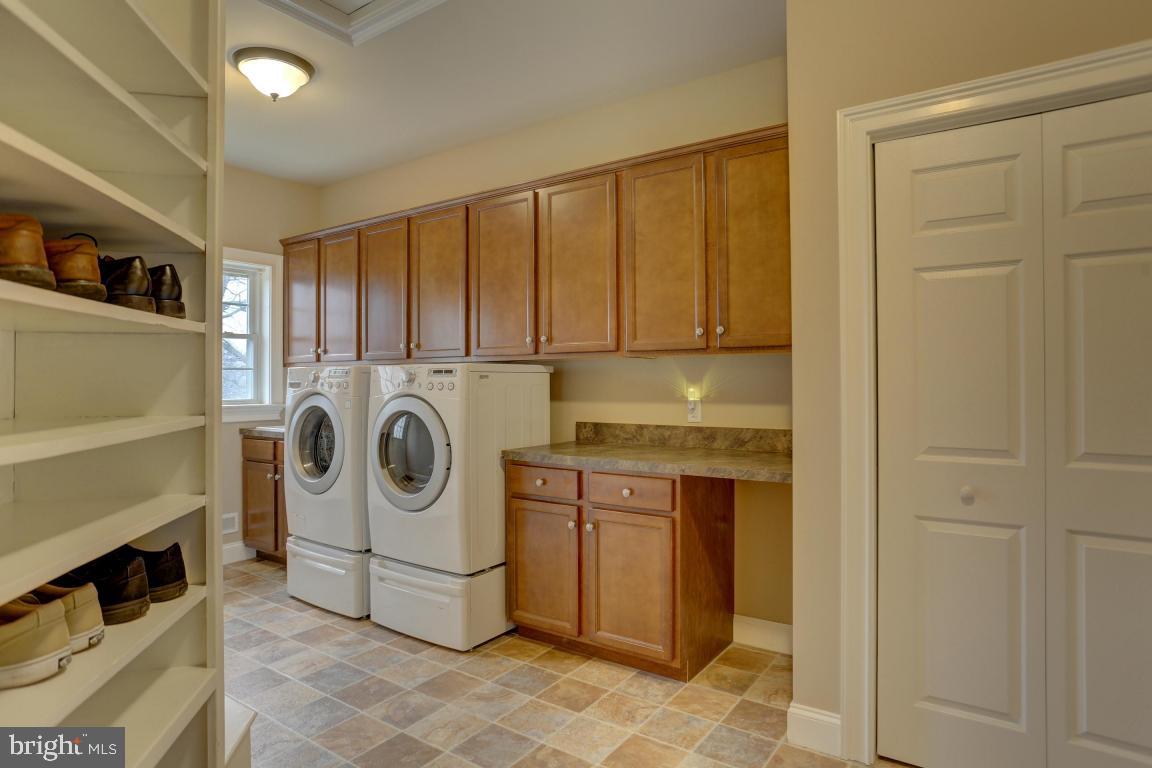 367 Ecker Drive Lititz, PA 17543 - Photo 19 of 47