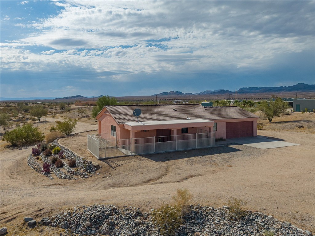 16876 Lawton Road Yucca, AZ 86438 - Photo 32 of 41