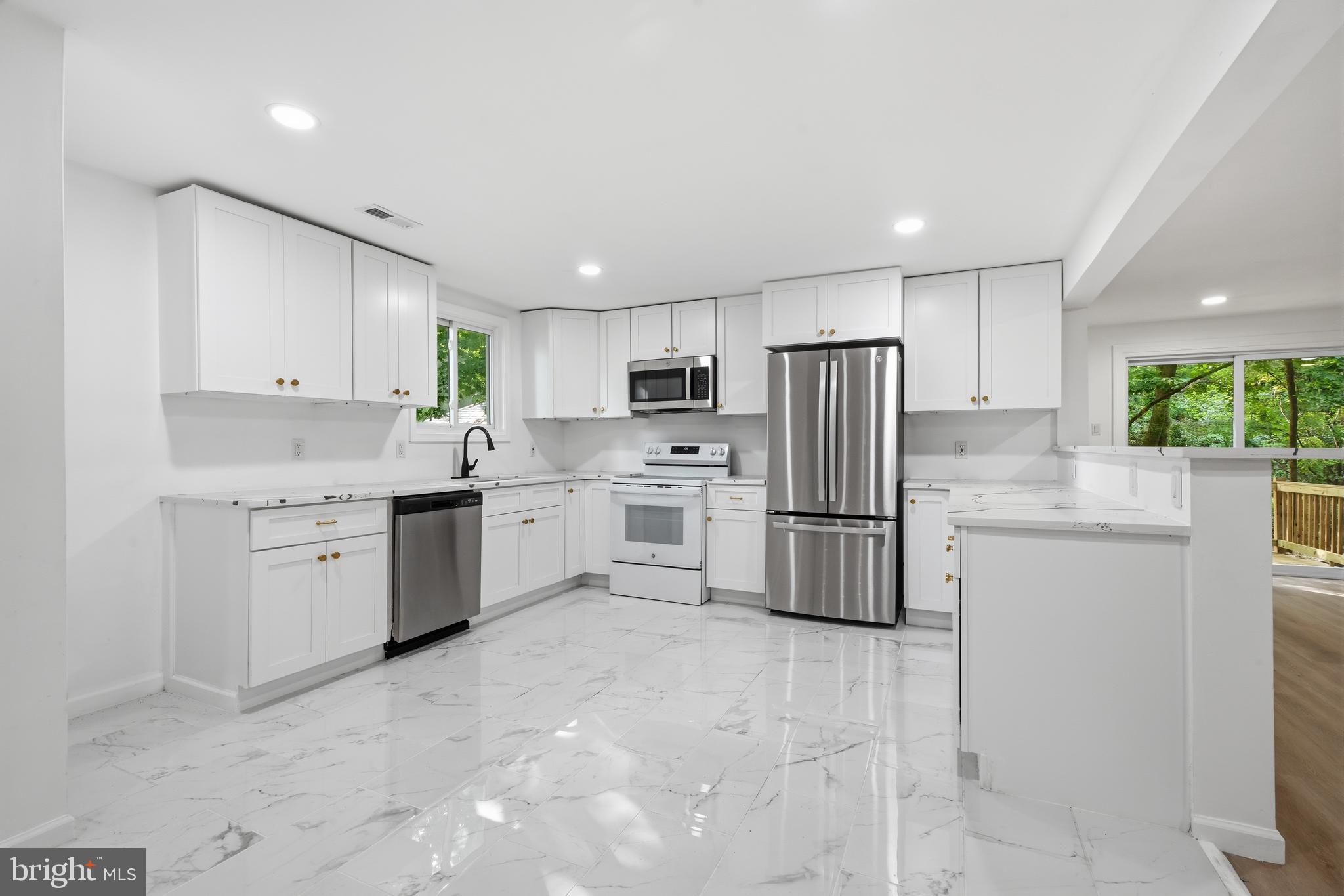 227 West Ferry Road Yardley, PA 19067 - Photo 12 of 42