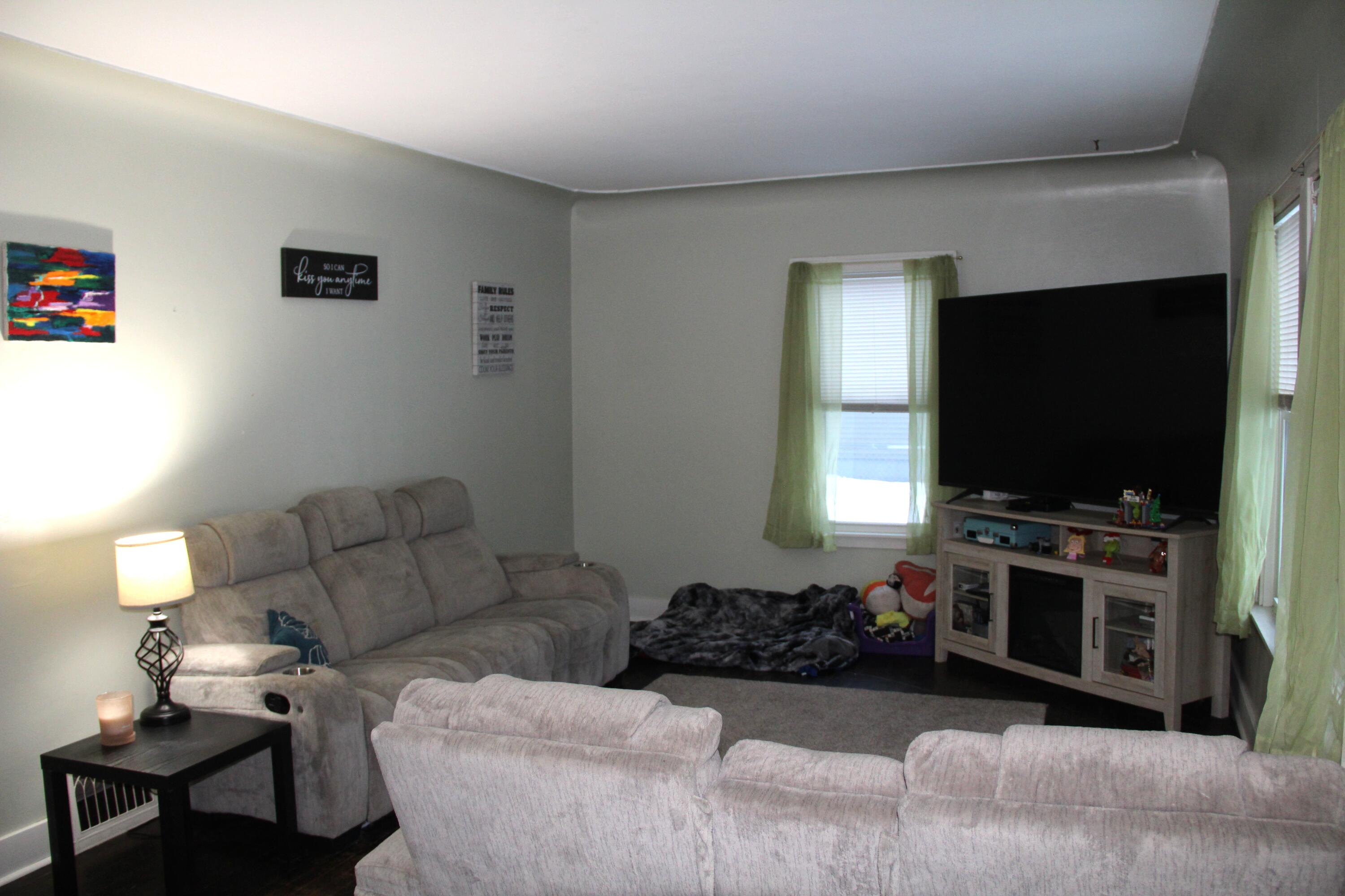 3742 Heights Ravenna Road Muskegon, MI 49444 - Photo 4 of 22 IMG_7892