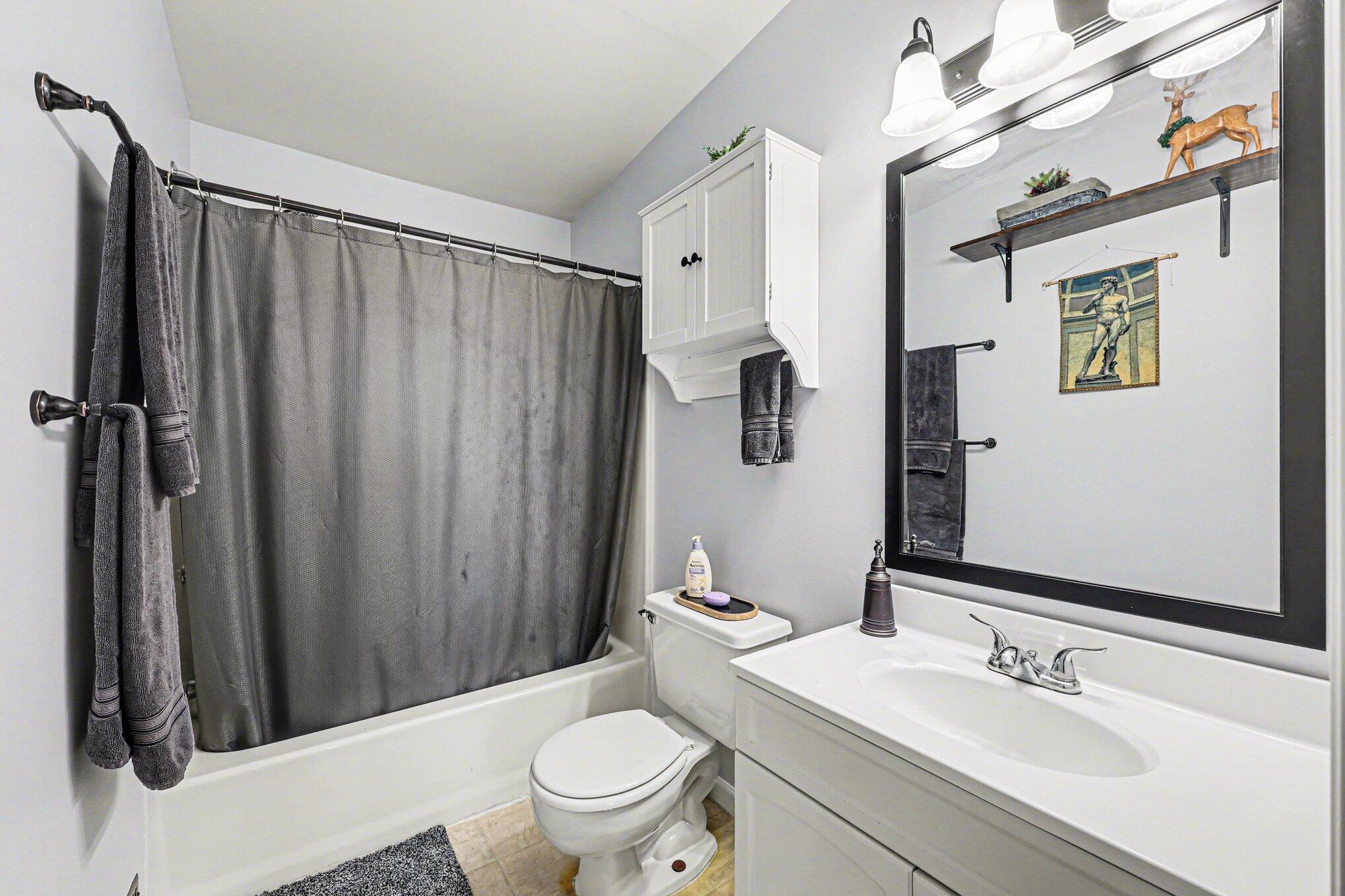 6051 Young Road Jackson, MI 49201 - Photo 11 of 22 012_file_7809