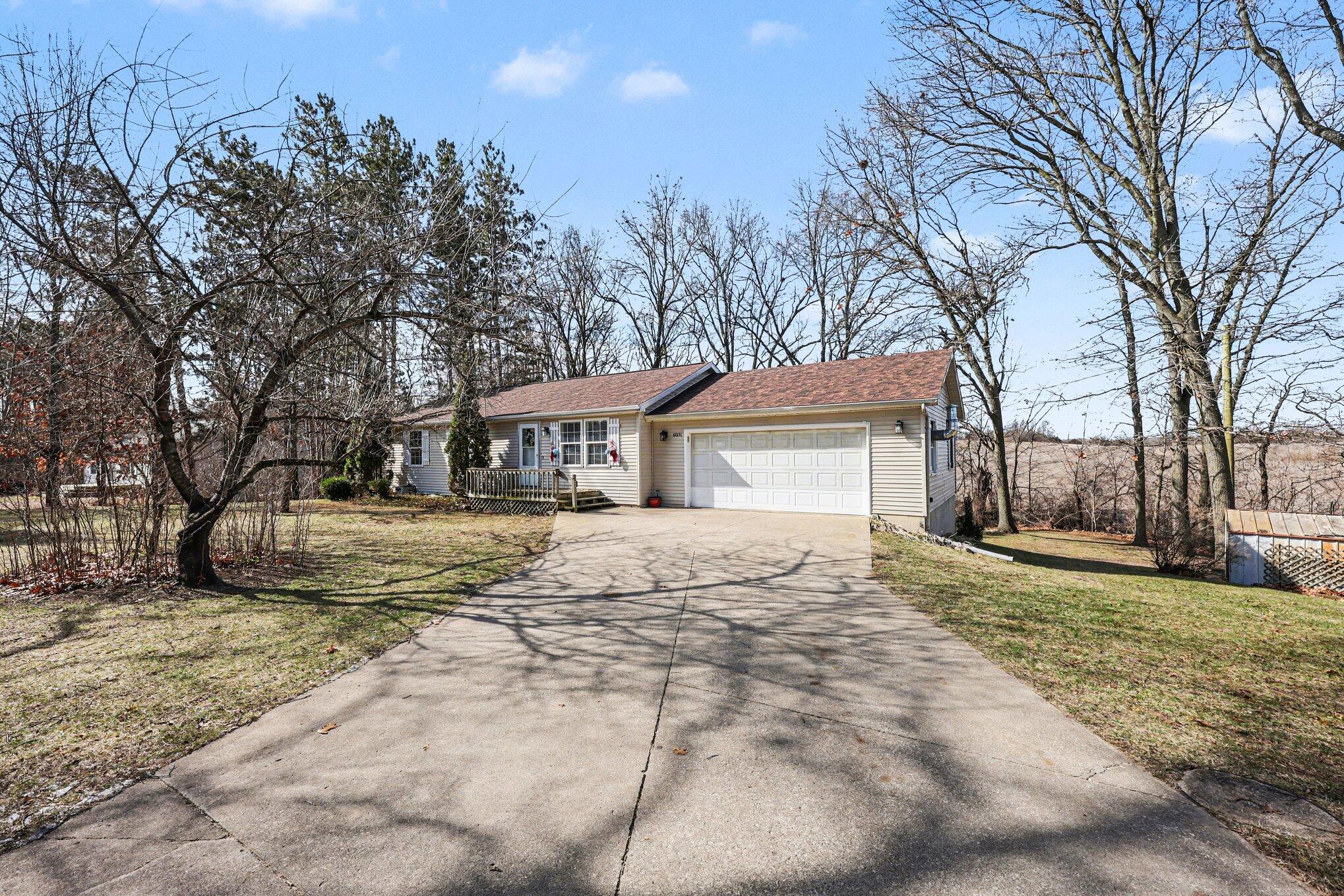 6051 Young Road Jackson, MI 49201 - Photo 2 of 22 002_file_2924