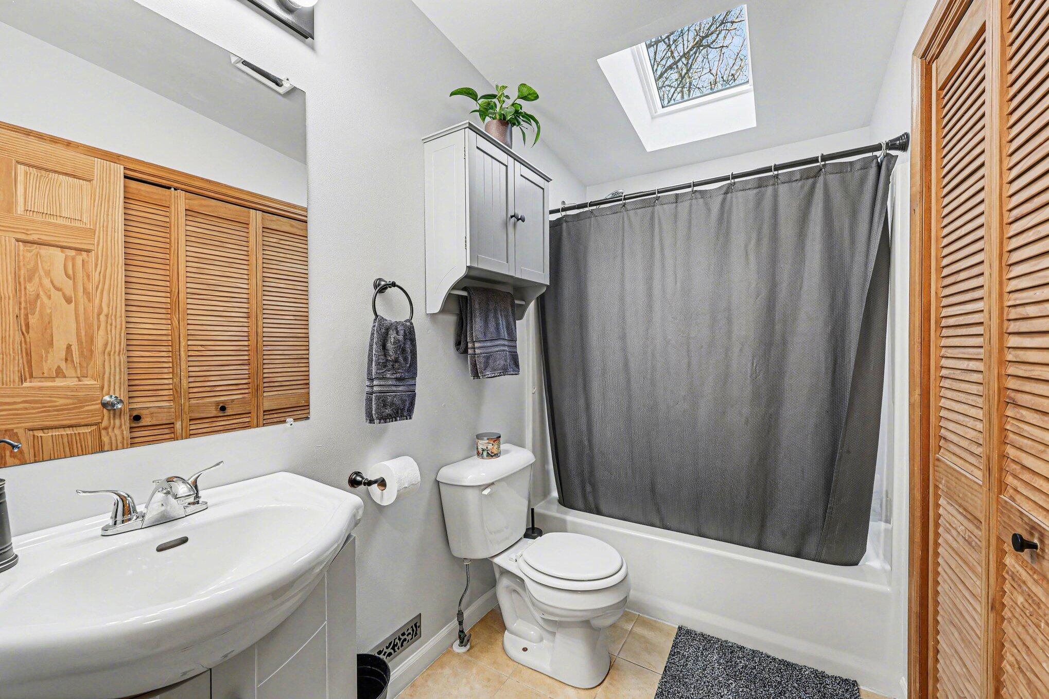 6051 Young Road Jackson, MI 49201 - Photo 8 of 22 009_file_6942