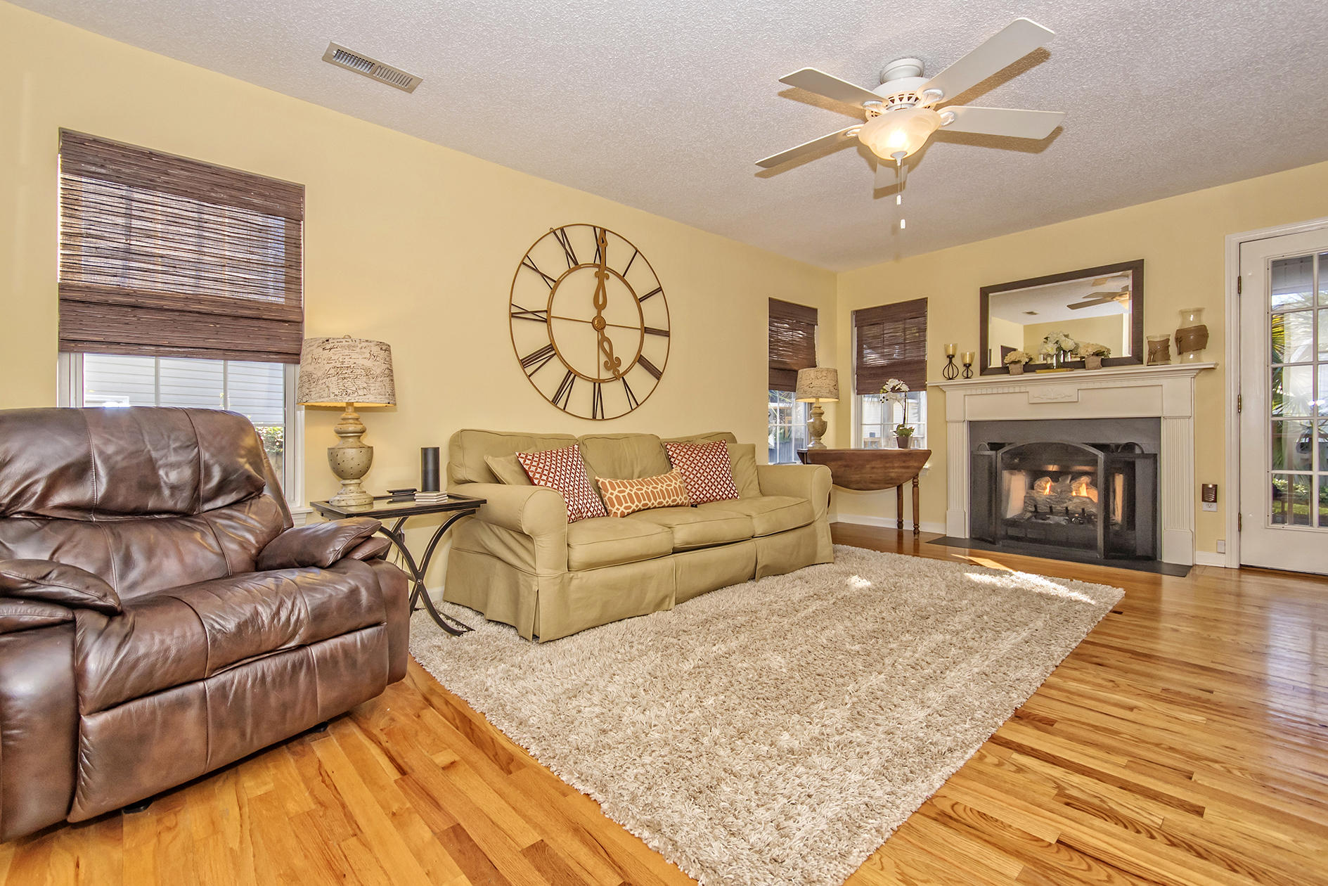 747 Shell Sand Circle Charleston, SC 29412 - Photo 2 of 48 Living Room