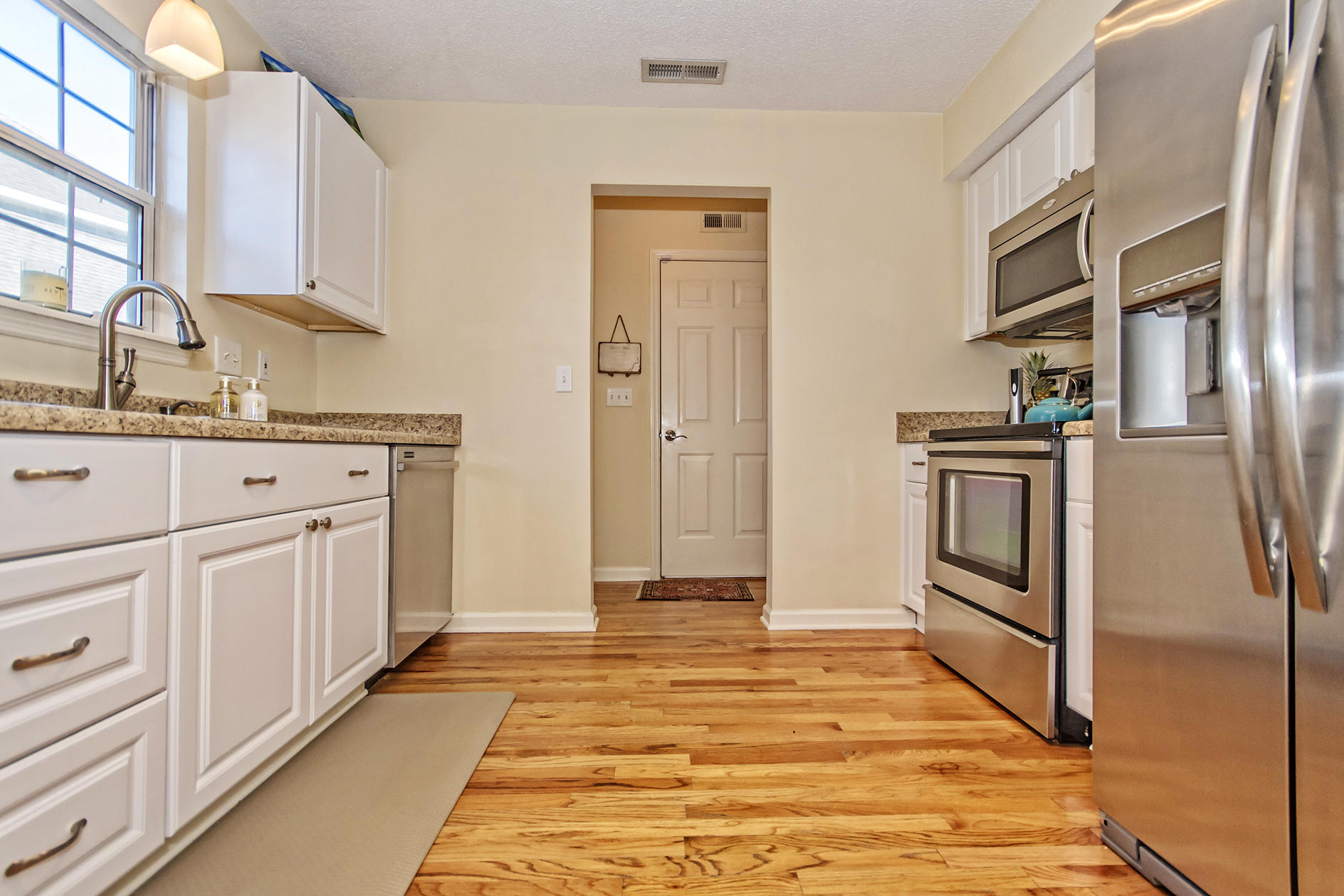 747 Shell Sand Circle Charleston, SC 29412 - Photo 21 of 48 Kitchen
