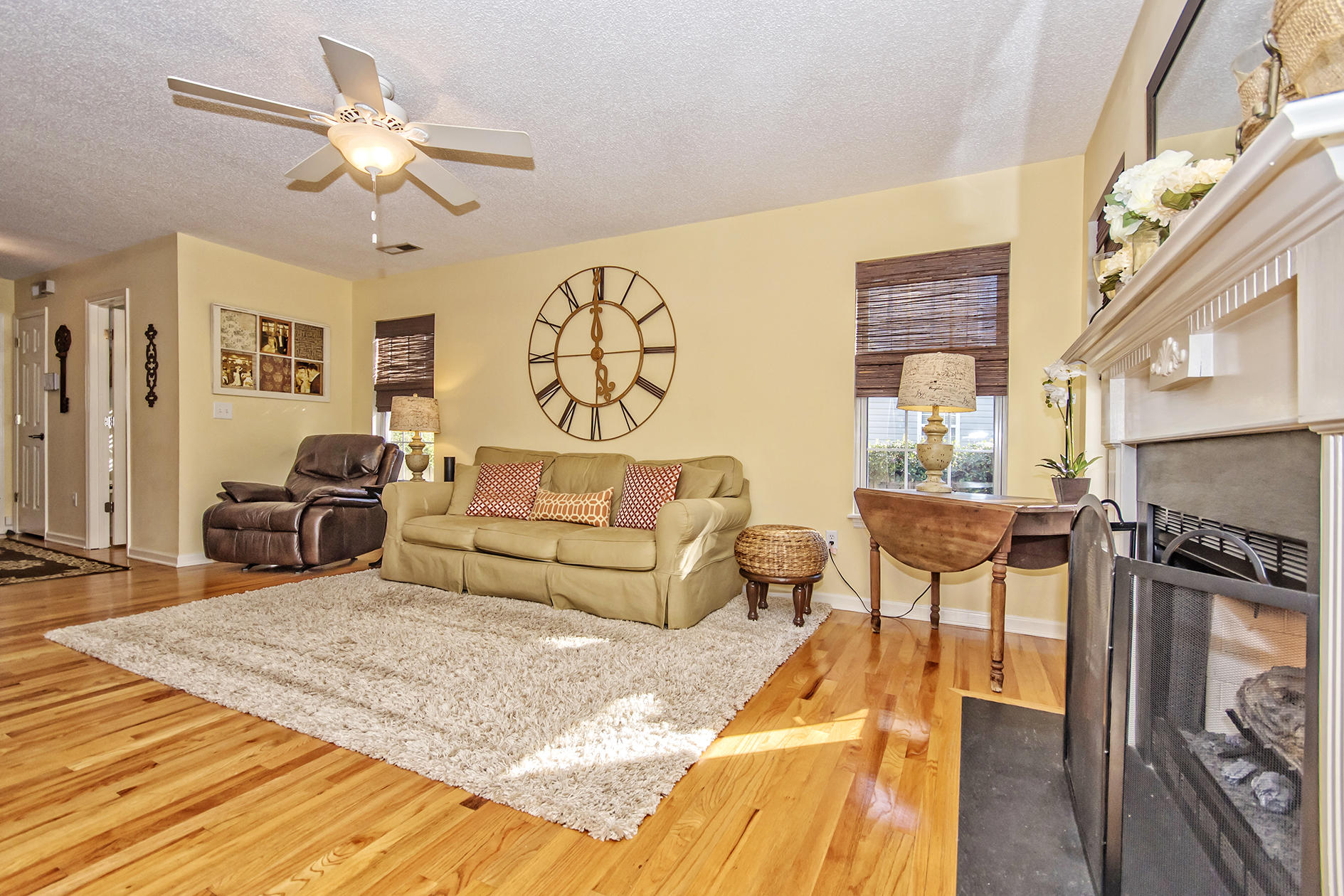 747 Shell Sand Circle Charleston, SC 29412 - Photo 7 of 48 Living Room