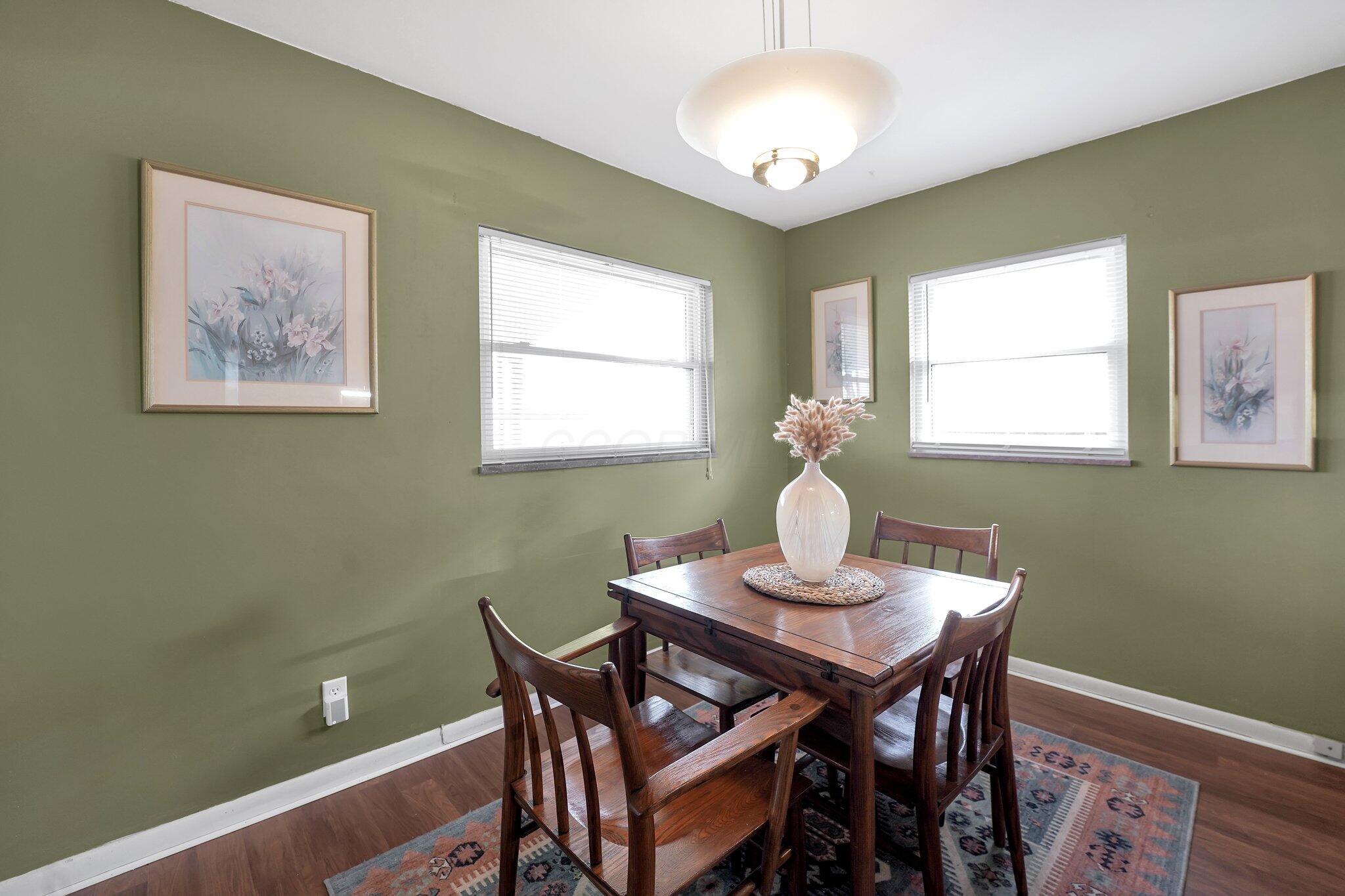 581 Morse Road Columbus, OH 43214 - Photo 8 of 26 Dining Room