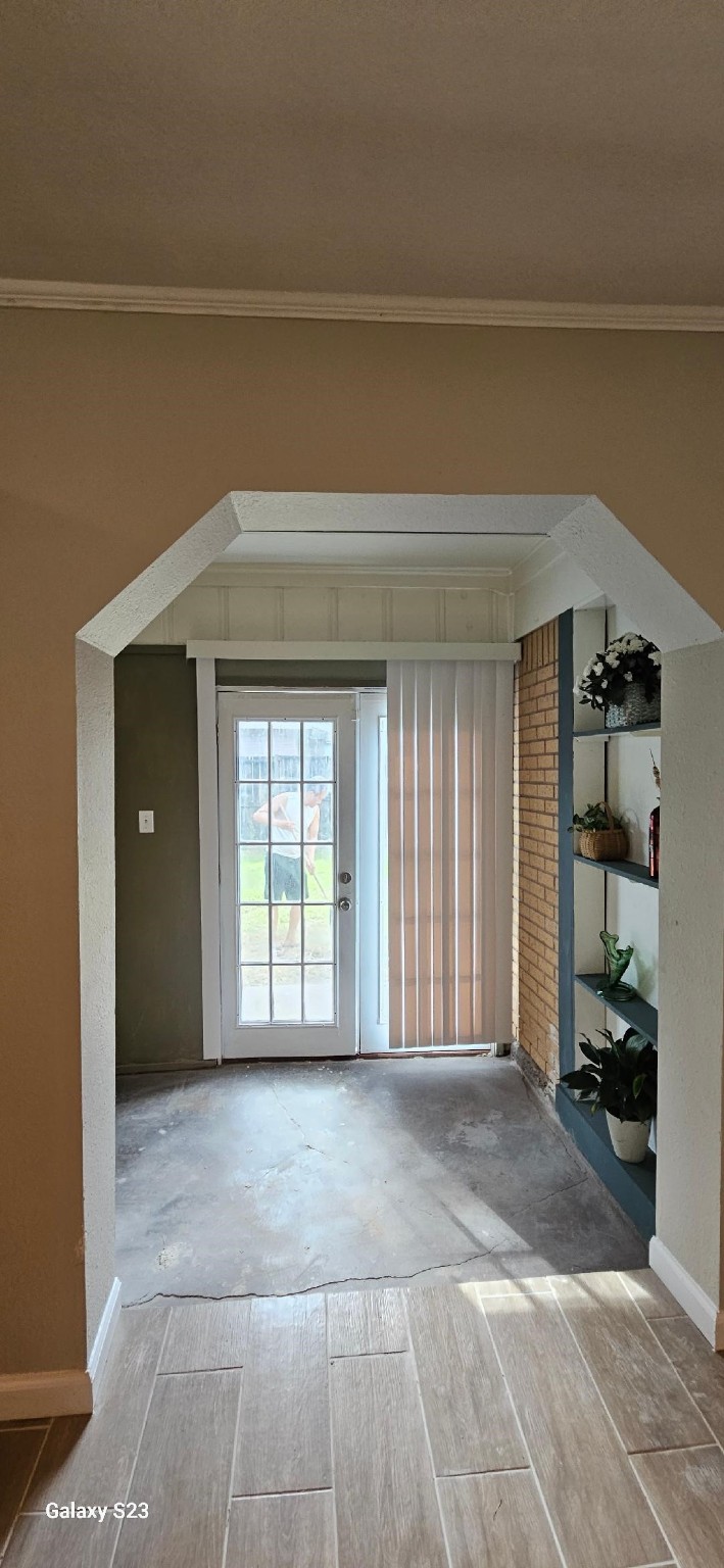 4102 California Avenue Dickinson, TX 77539 - Photo 4 of 19 a view of an empty room and a window