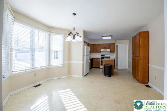 $495,000 | 4386 Hilltop Circle, Bethlehem, PA 18020