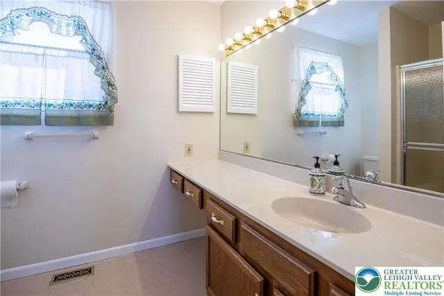 $495,000 | 4386 Hilltop Circle, Bethlehem, PA 18020