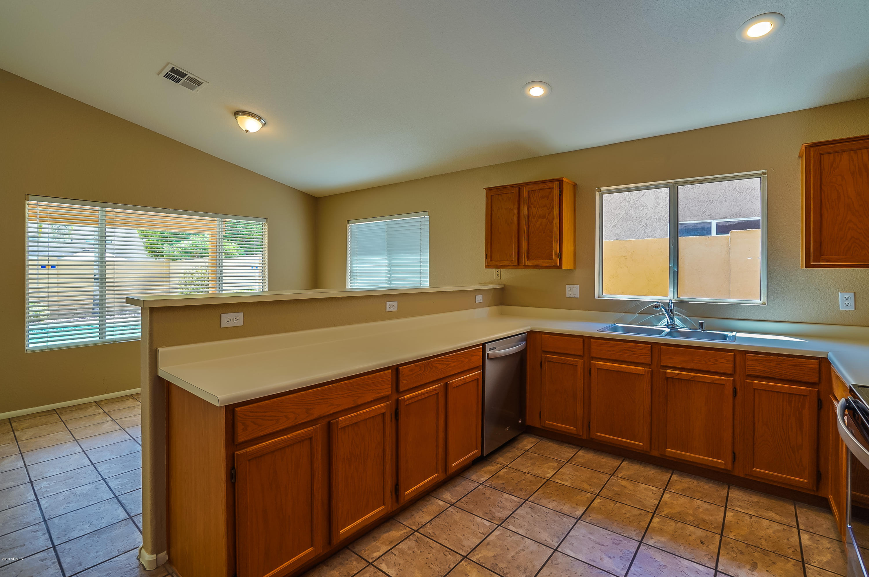 341 East Nunneley Road Gilbert, AZ 85296 - Photo 8 of 22 Nunneley-012