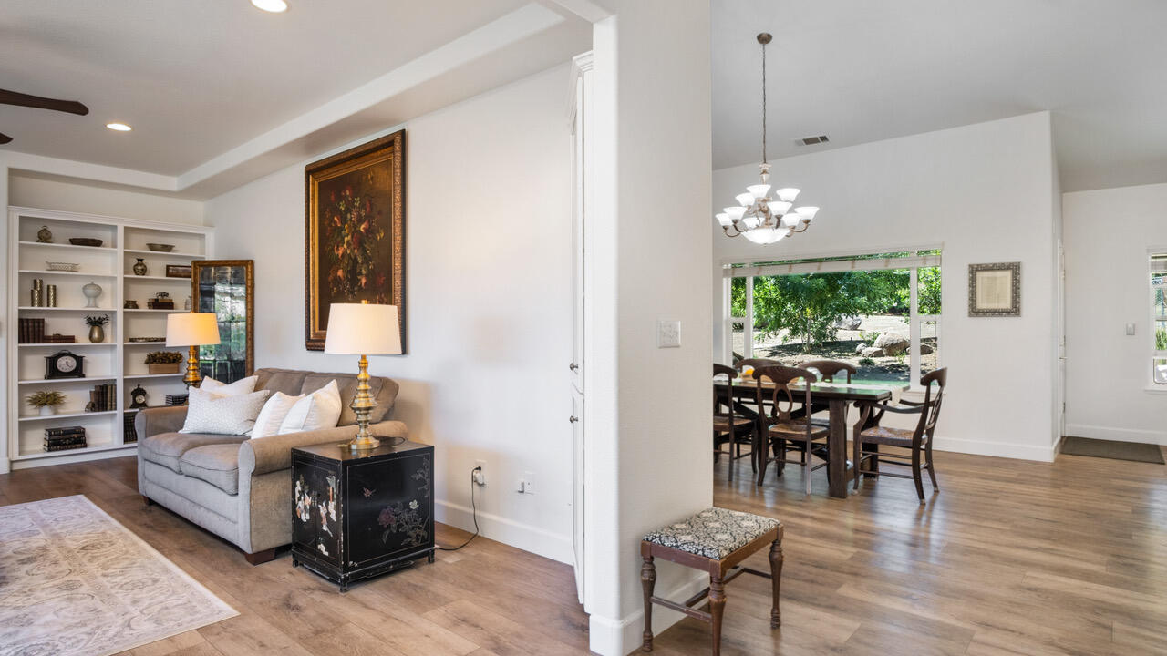 16657 Thomas Drive Springville, CA 93265 - Photo 6 of 37 a view of a livingroom and dining room