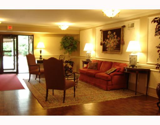 1500 Cochran Road, Unit 903 Pittsburgh, PA 15243 - Photo 2 of 9 Lobby/Reception. You will love to greet guests here