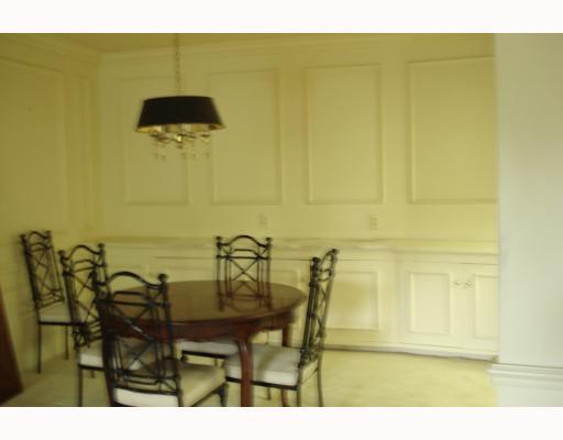 1500 Cochran Road, Unit 903 Pittsburgh, PA 15243 - Photo 5 of 9 Dining Room. Dining room is expandable into living room when company comes