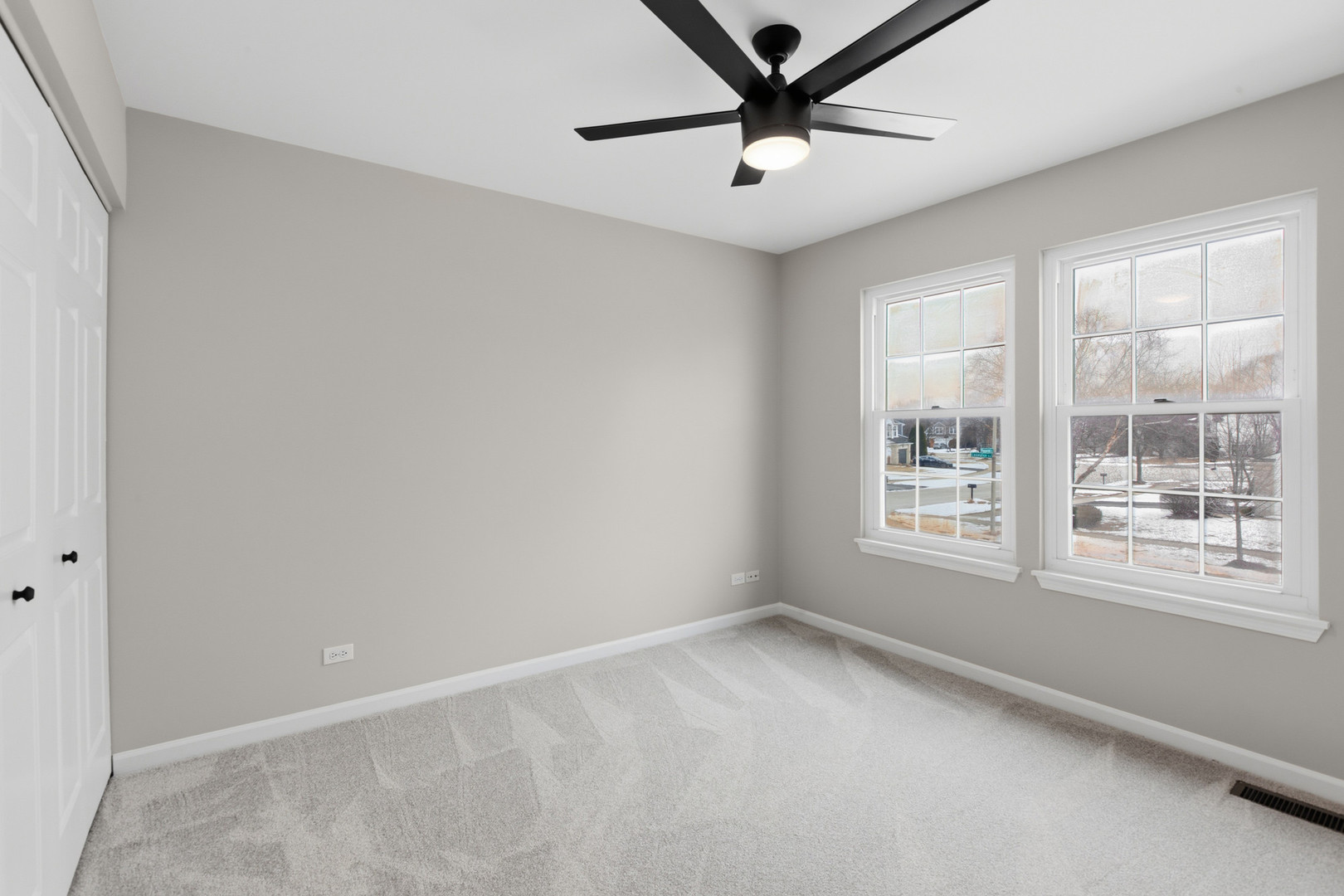 2607 Lexington Lane Naperville, IL 60540 - Photo 22 of 30 an empty room with a window