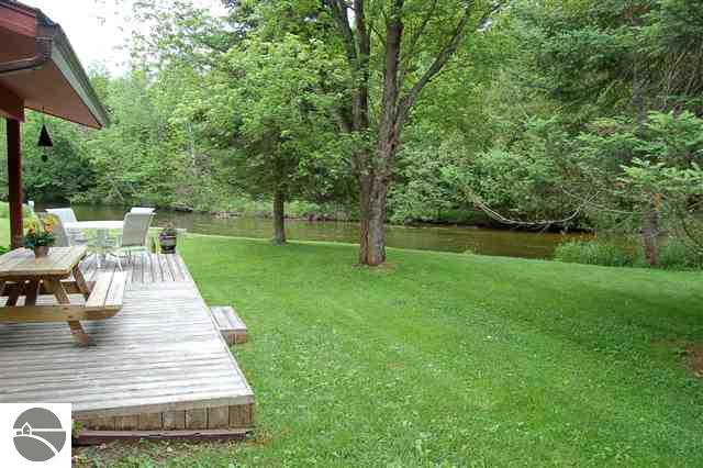 850 East River Road Traverse City, MI 49696 - Photo 3 of 15 1716064-2.JPG