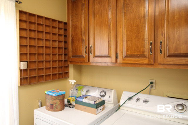2390 Johnson Road West Mobile, AL 36695 - Photo 18 of 27 Large Laundry Room