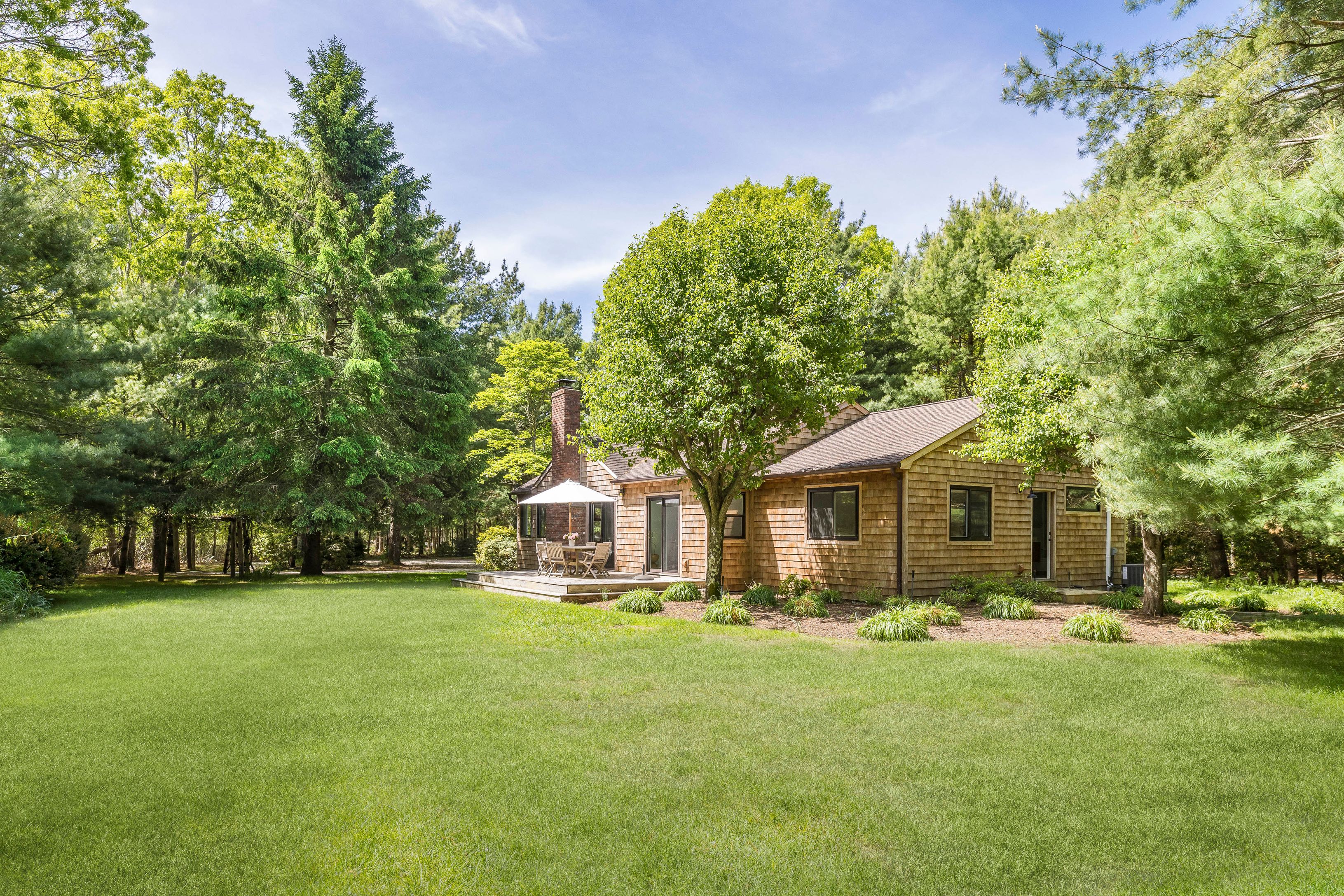 60 Northwest Northwest Landing Road East Hampton, NY 11937 - Photo 3 of 31