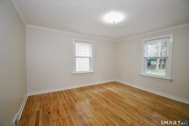 $324,900 | 49 Prospect Street, New Hartford, CT 06057