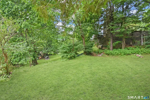 $324,900 | 49 Prospect Street, New Hartford, CT 06057