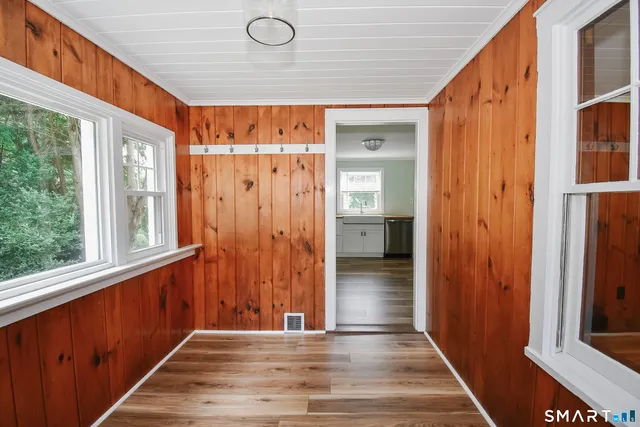 $324,900 | 49 Prospect Street, New Hartford, CT 06057