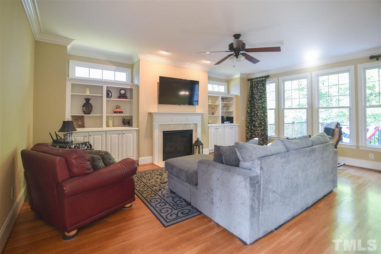 11323 Oakcroft Drive Raleigh, NC 27614 - Photo 6 of 25 Well equipped kitchen for the discerning home chef! Plenty of cabinets for storage and ample counter top space for meal prep!