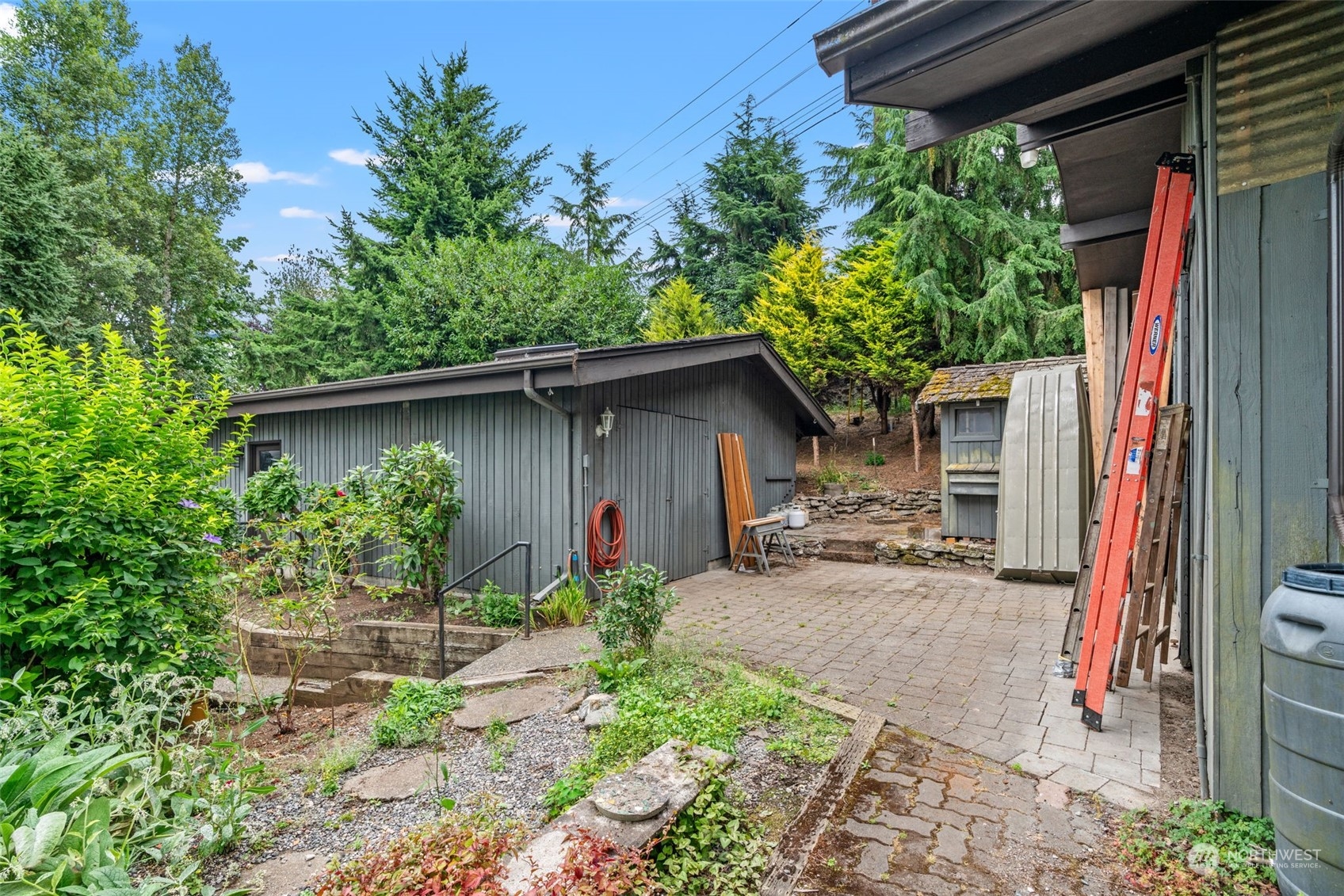 13210 Springhetti Road Snohomish, WA 98296 - Photo 6 of 38 a backyard of a house with seating space