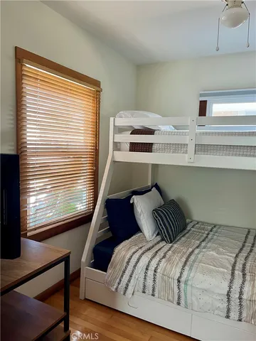 a view of entryway and kitchen
