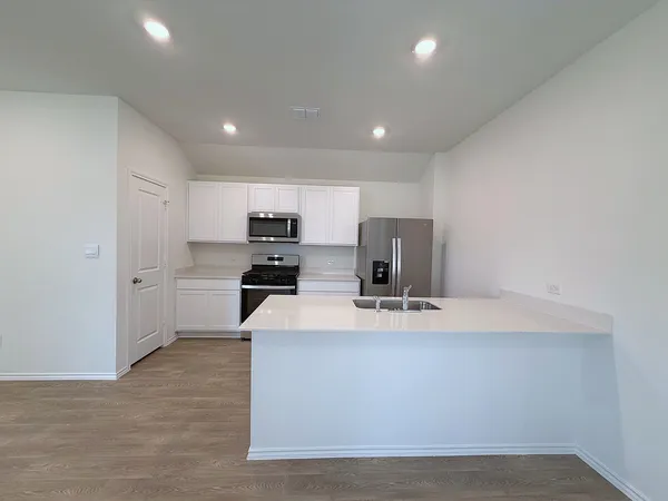 $1,800 | 202 Constanza Trail, Bastrop, TX 78602