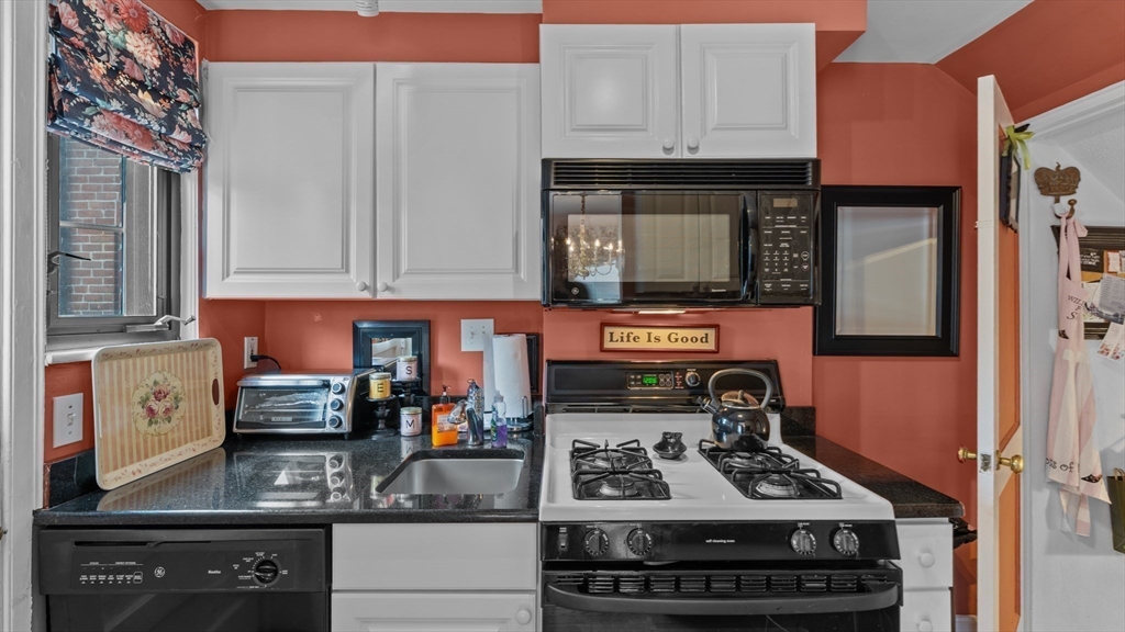 6 Pierce Road, Unit 6 Watertown, MA 02472 - Photo 12 of 29 Gallery Image 12