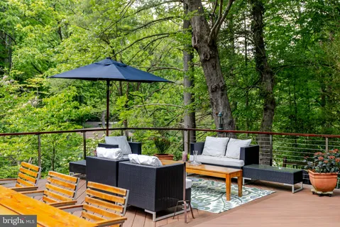 $1,540,000 | 8034 Park Overlook Drive, Bethesda, MD 20817