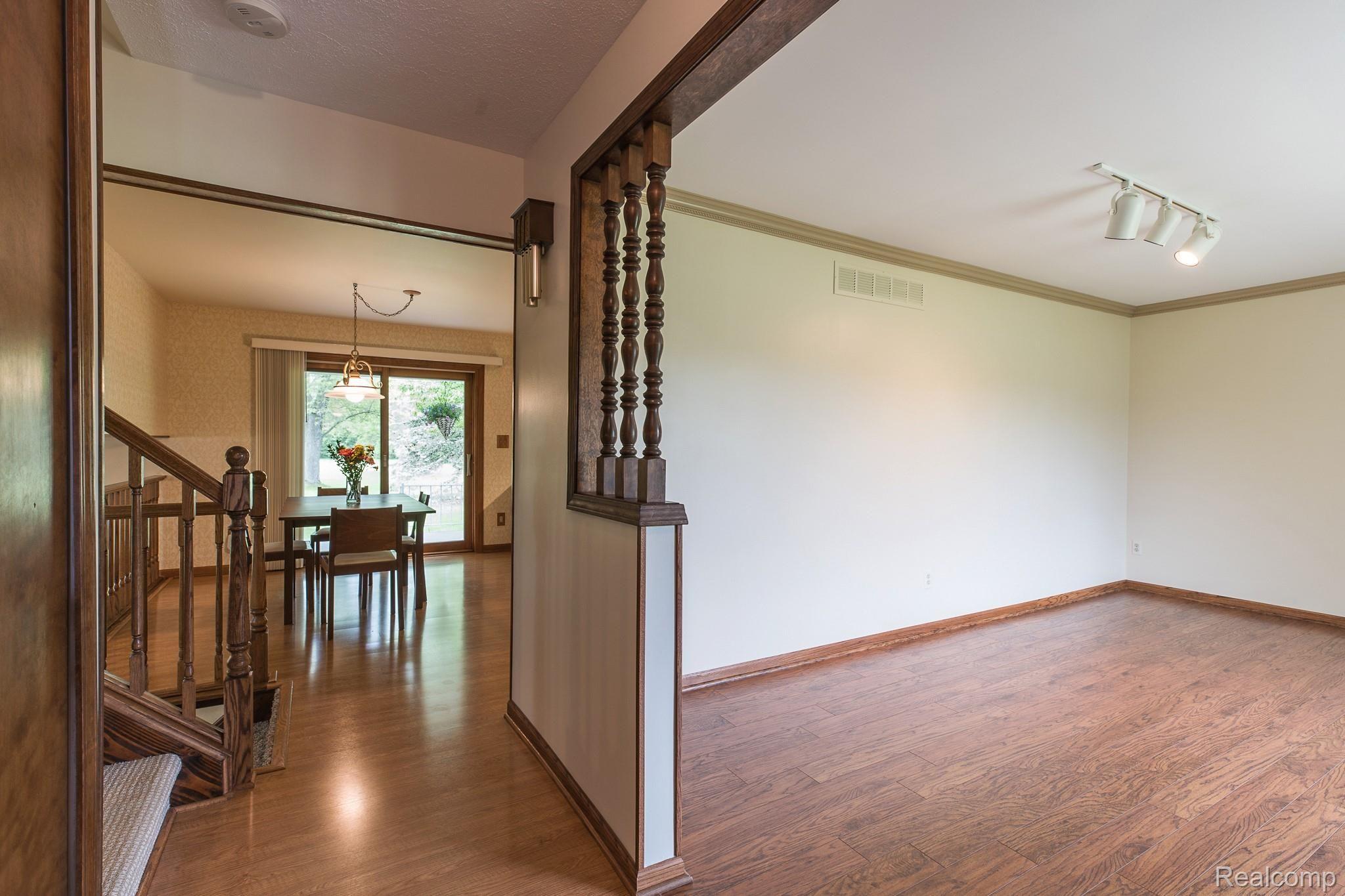 46120 Maben Road Canton, MI 48187 - Photo 7 of 35 46120Maben-10.jpg
