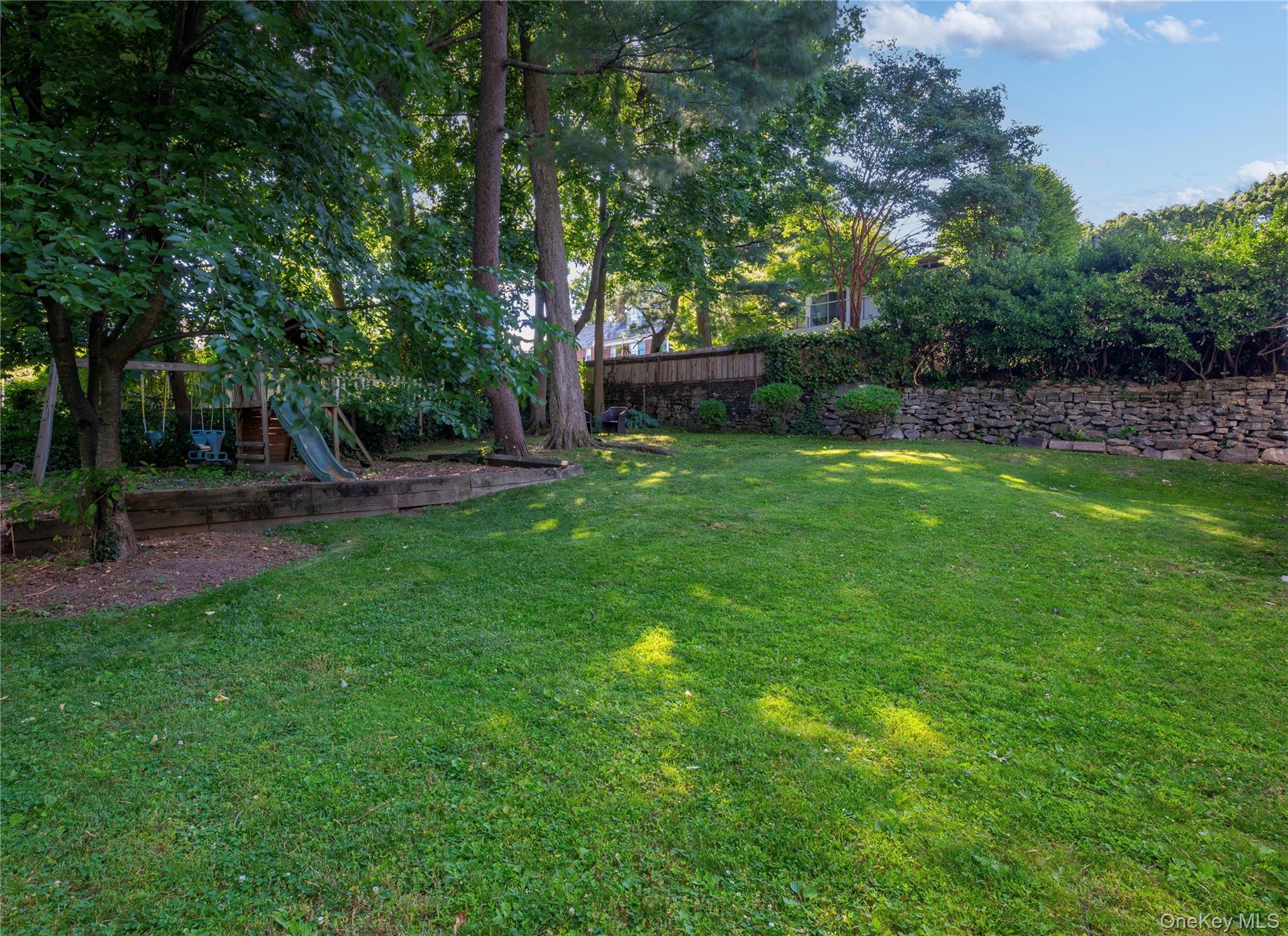 8 Burton Road Larchmont, NY 10538 - Photo 26 of 29
