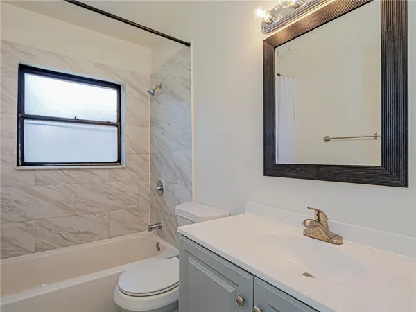 $1,800 | 734 5th Place Southwest, Vero Beach, FL 32962