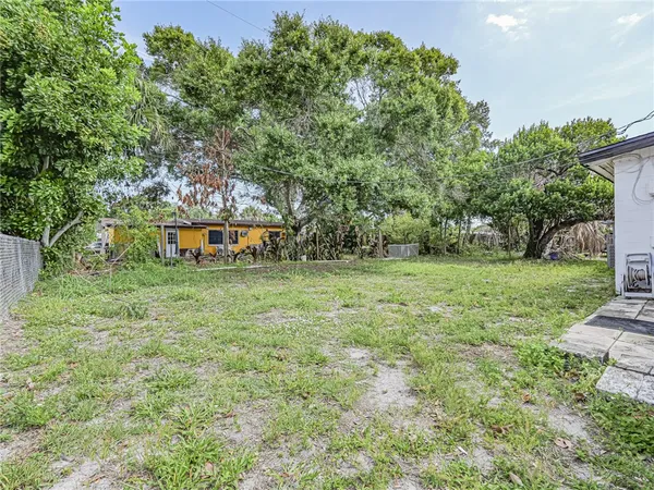 $1,800 | 734 5th Place Southwest, Vero Beach, FL 32962