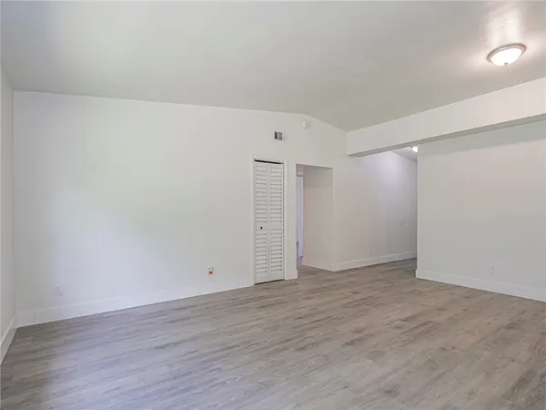 $1,800 | 734 5th Place Southwest, Vero Beach, FL 32962