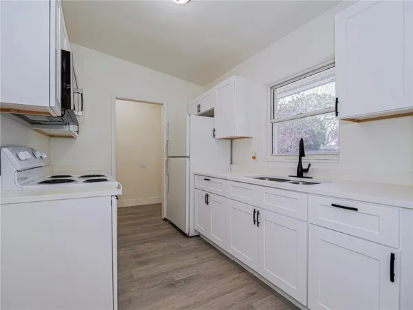 $1,800 | 734 5th Place Southwest, Vero Beach, FL 32962