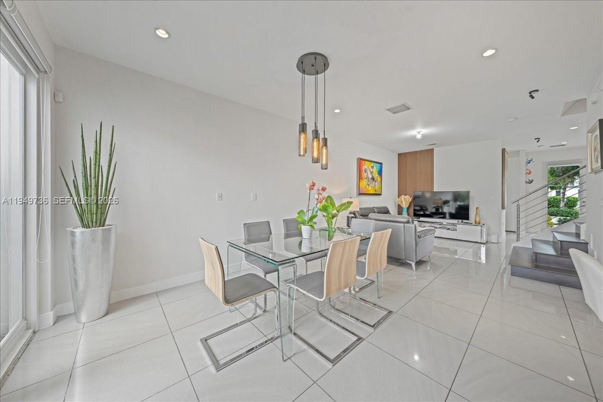 6402 North W 104th Path Doral, FL 33178 - Photo 31 of 44